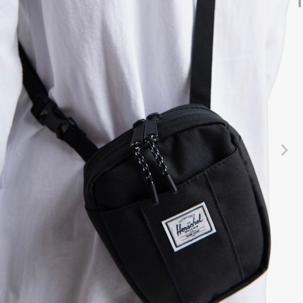 Hershcel crossbody *like new!*